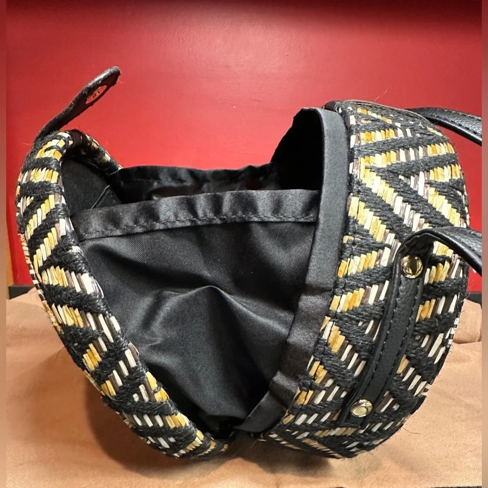 Lionel Round Straw & Faux Leather Crossbody Chevron Pattern Black, Tan, & White